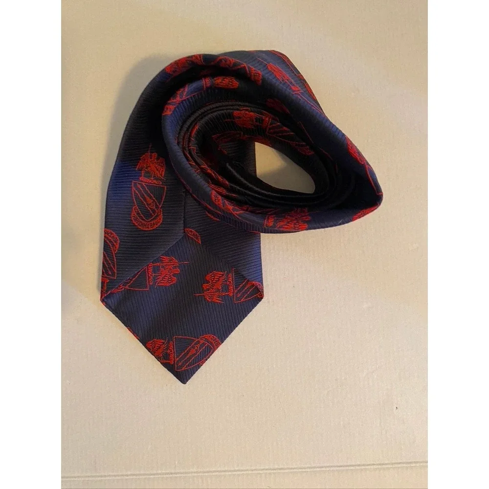 Danbury Mens Navy Blue Red Crest Eagle Motif Silk Blend Necktie 3.25 Inch Width